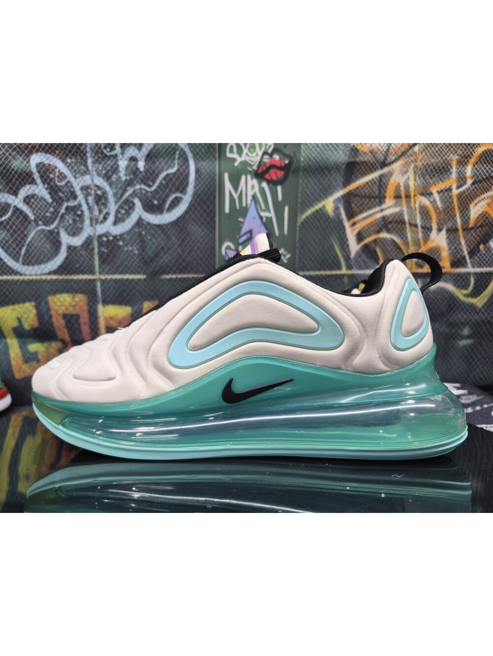 Nike Air Max 720, Youth Size 7Y or women's 8.5W White Aurora Running Shoe